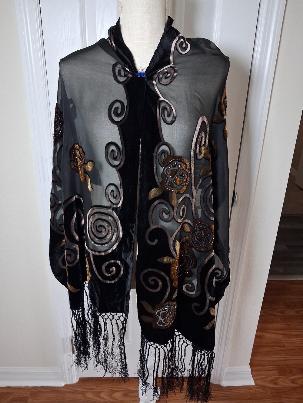 Unbranded Velvet Burnout Scarf/Shawl w/Beaded Rose Motif and Delicate Fringe